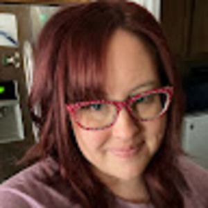 Meet your Posher, Adrianne